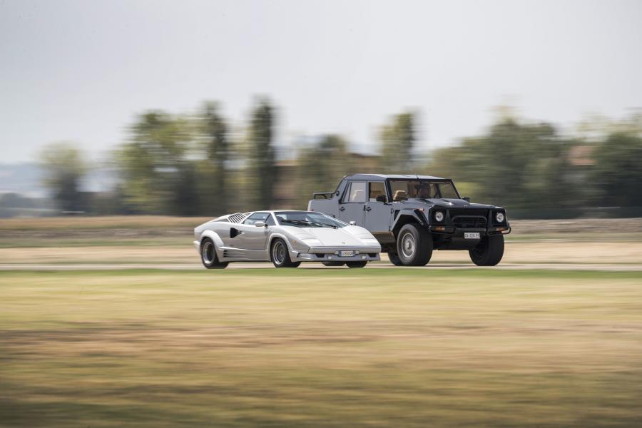  Lamborghini LM002 1990 года  (NA) (фото 5 из 55)